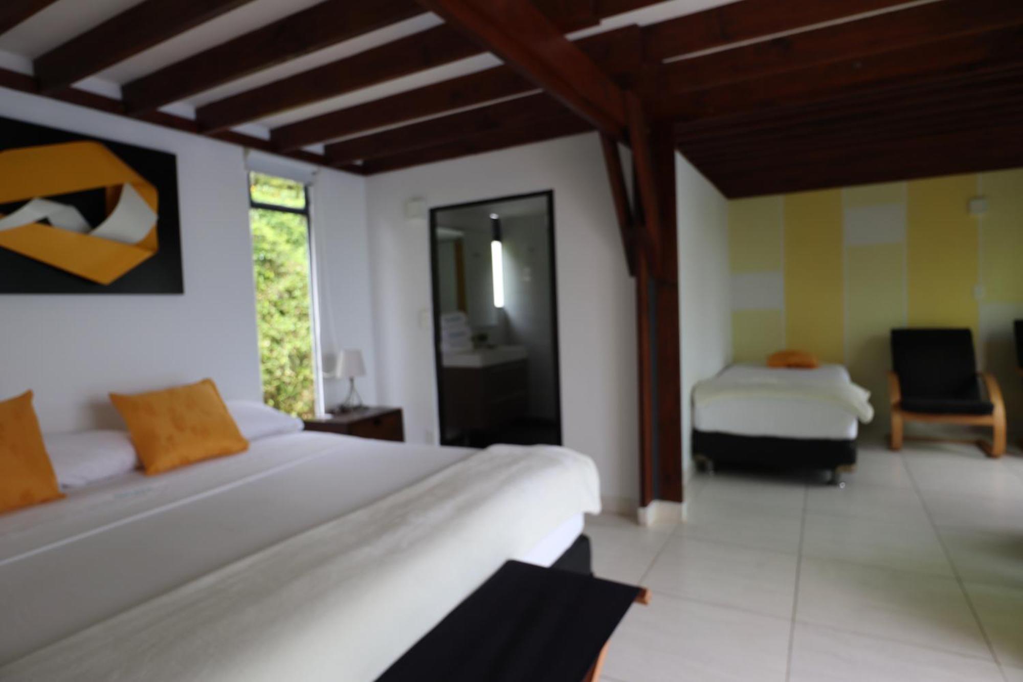 Hotel Syvanna Wellness And Spa Cerritos Ngoại thất bức ảnh