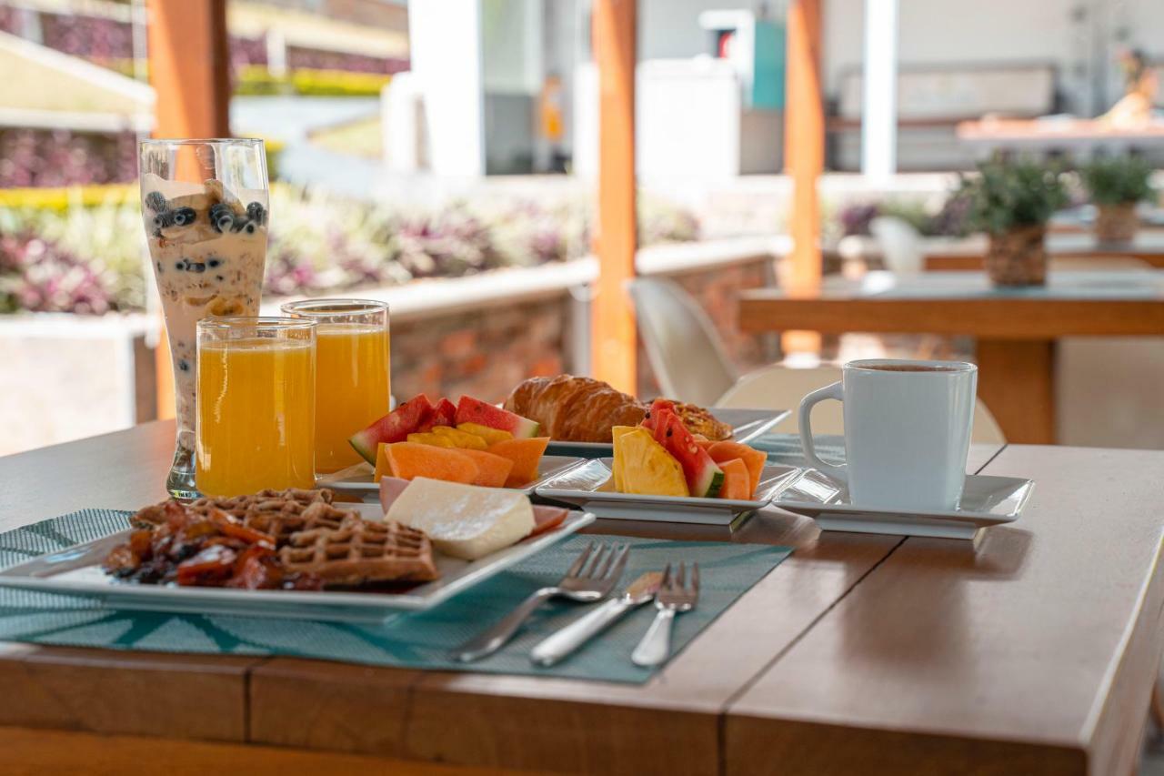 Hotel Syvanna Wellness And Spa Cerritos Ngoại thất bức ảnh