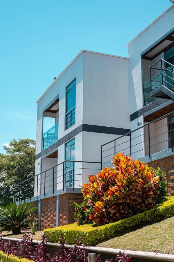 Hotel Syvanna Wellness And Spa Cerritos Ngoại thất bức ảnh